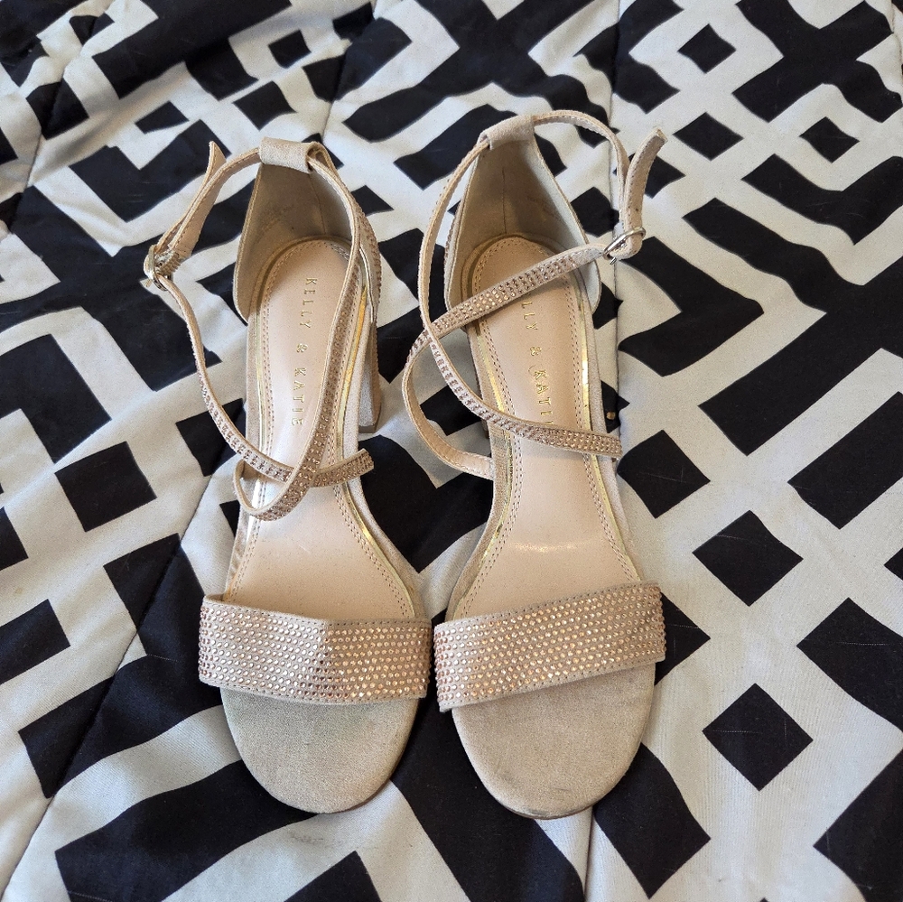Heels - Picture 3 of 5
